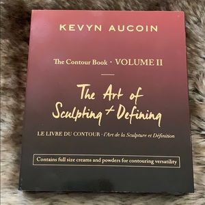 Kevyn Aucoin Contour Book